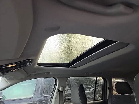 Used 2023 Jeep Grand Cherokee Laredo w/ Luxury Tech Group I image 7