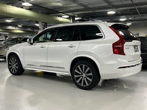 Certified 2024 Volvo XC90 B5 Plus AWD/4WD image 4