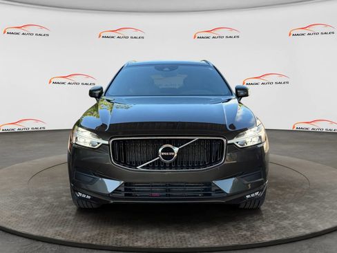 Used 2021 Volvo XC60 T5 Momentum w/ Protection Package AWD/4WD image 3