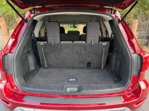 Used 2018 Nissan Pathfinder S image 30