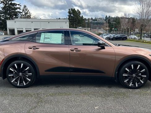 New 2026 Toyota Crown Platinum image 4