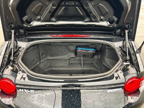Used 2020 MAZDA MX-5 Miata Sport image 9
