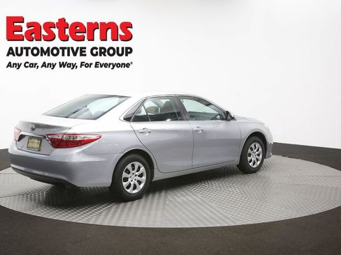 Used 2017 Toyota Camry LE FWD image 40