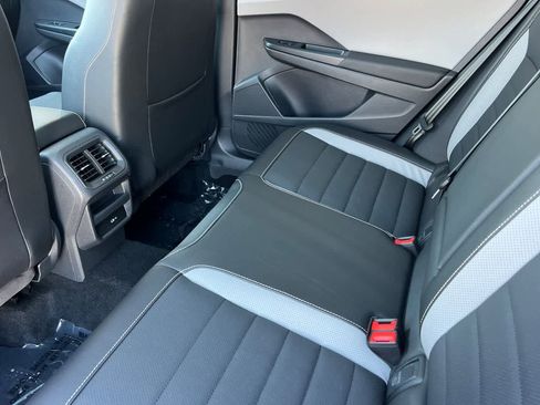 Used 2023 Volkswagen Taos SEL image 5