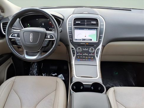 Certified 2020 Lincoln Nautilus Reserve image 16