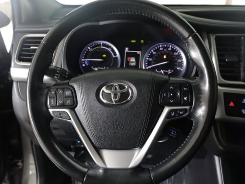 Used 2019 Toyota Highlander Limited Platinum AWD/4WD image 14