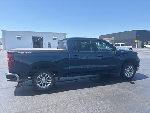 Used 2023 Chevrolet Silverado 1500 LT AWD/4WD image 9