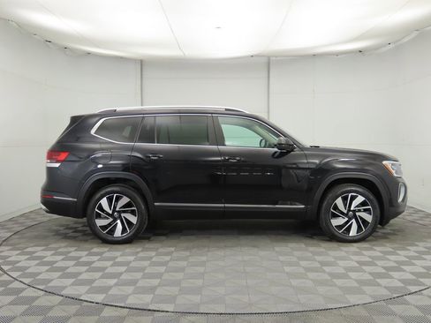 Certified 2024 Volkswagen Atlas SEL image 4