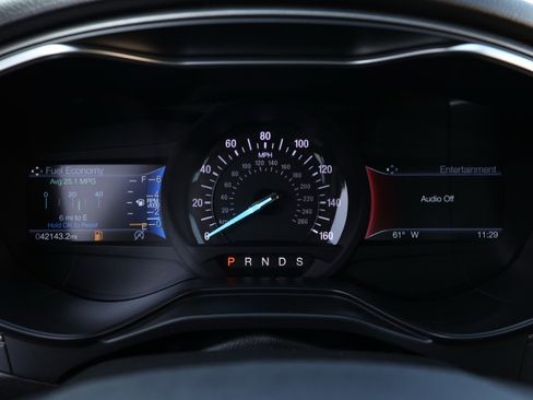 Used 2019 Ford Fusion SE image 27