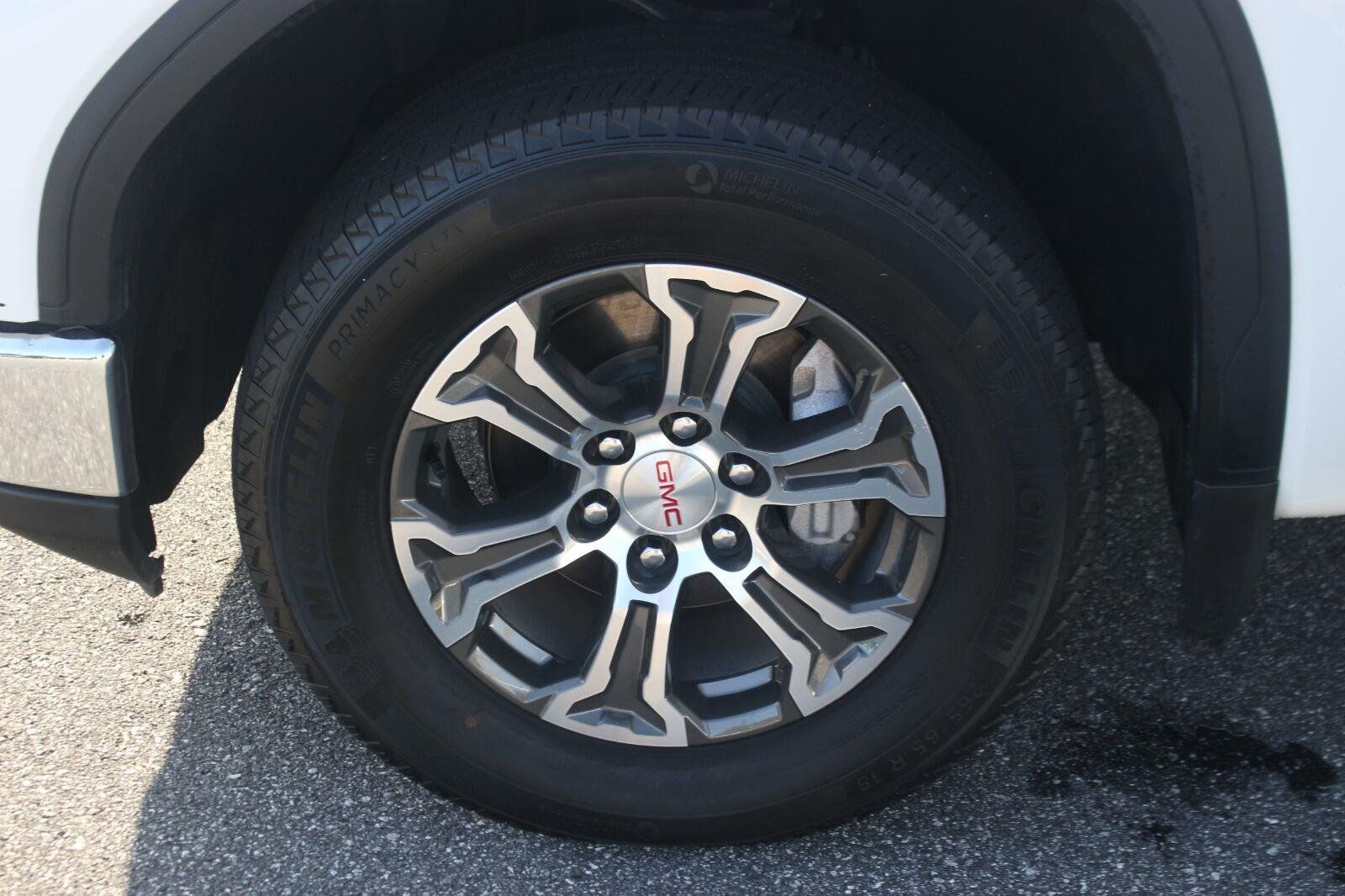 Used 2025 GMC Sierra 1500 SLT AWD/4WD image 40