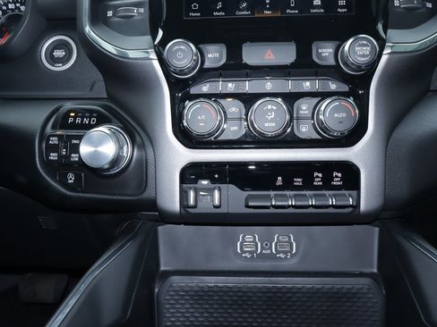 Used 2022 RAM 1500 Laramie w/ Sport Appearance Package AWD/4WD image 11