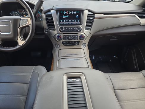 Used 2019 GMC Yukon Denali w/ Denali Ultimate Package image 14
