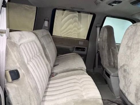 Used 1993 Chevrolet Suburban 4WD image 13