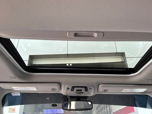 Used 2025 Toyota Sienna XLE FWD image 20