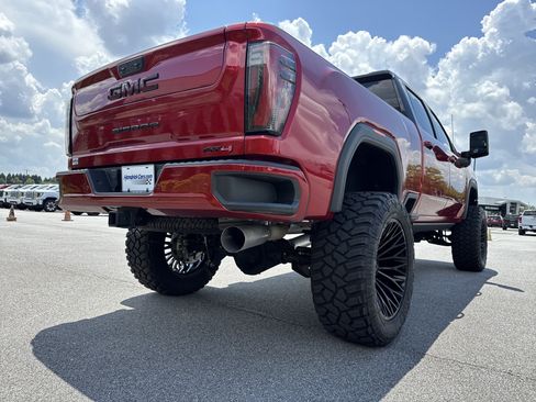 Used 2025 GMC Sierra 2500 AT4 w/ AT4 Premium Plus Package AWD/4WD image 10