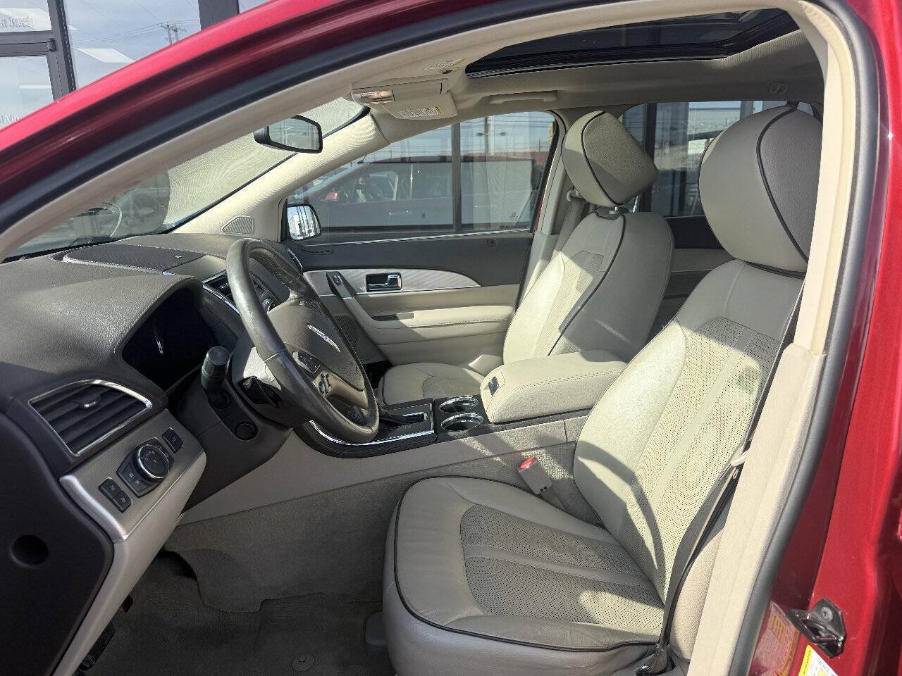 Used 2013 Lincoln MKX AWD image 9