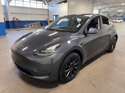 Used 2021 Tesla Model Y Long Range image 7