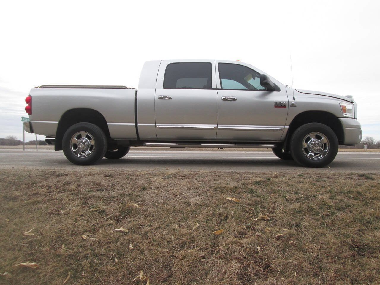 Used 2008 Dodge Ram 2500 Truck Laramie w/ Protection Group AWD/4WD image 6