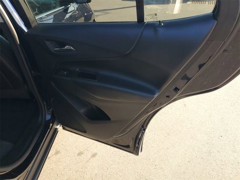 Used 2021 Chevrolet Equinox LT image 34