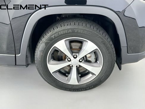 Used 2020 Jeep Cherokee Limited AWD/4WD image 37