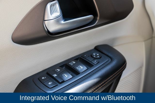 Used 2017 Chrysler Pacifica Touring FWD image 27
