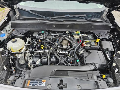 Used 2023 Ford Bronco Sport Badlands image 3