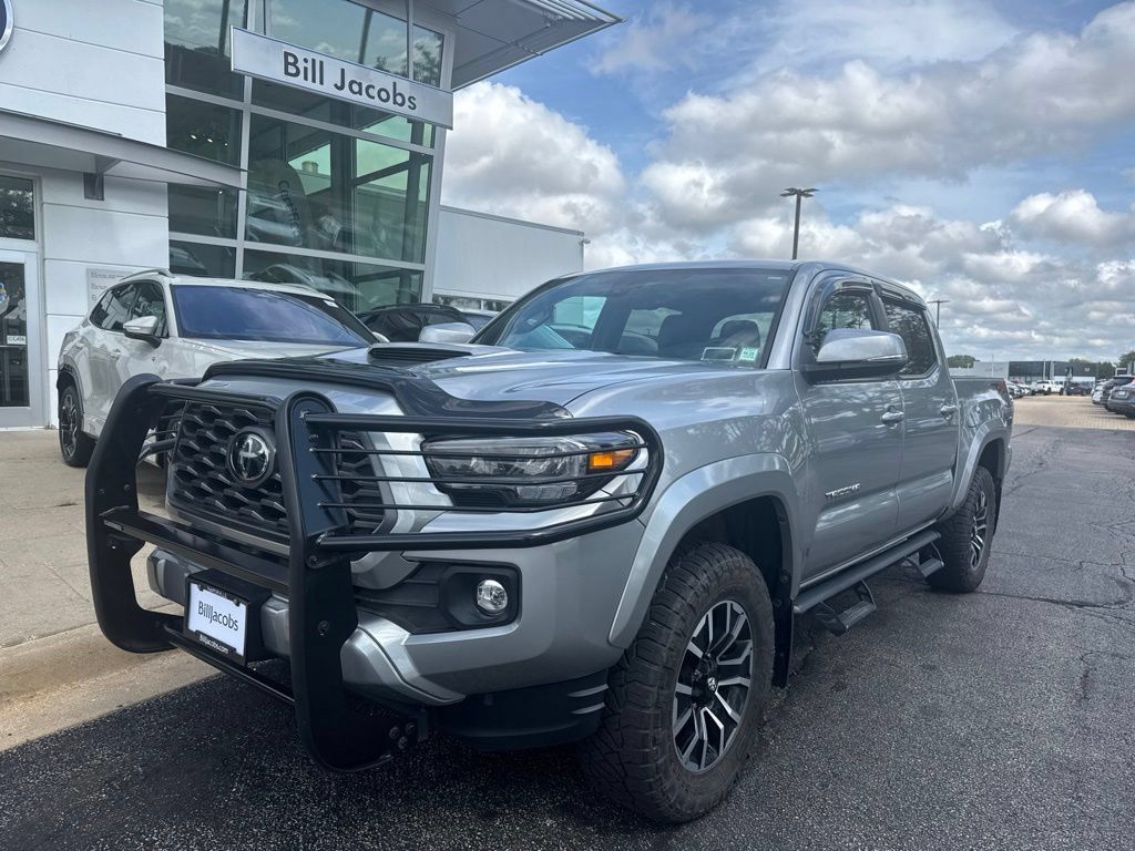 Used 2021 Toyota Tacoma TRD Sport w/ Technology Package AWD/4WD image 2