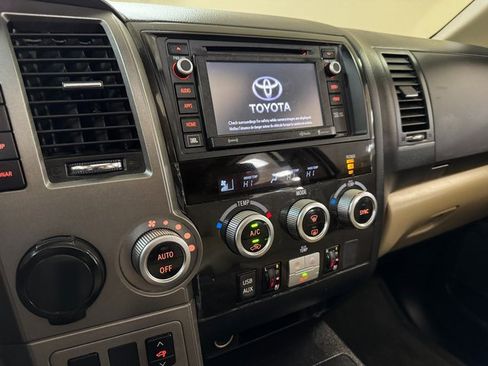 Used 2016 Toyota Sequoia Platinum image 13