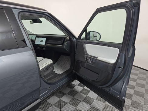 Used 2024 Rivian R1S Adventure AWD/4WD image 18
