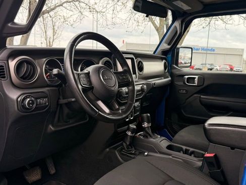 Used 2021 Jeep Gladiator Sport AWD/4WD image 9