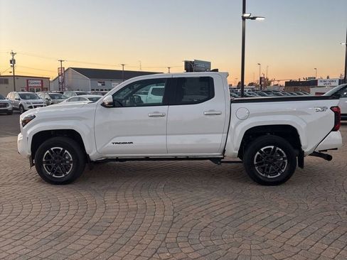 Used 2024 Toyota Tacoma SR5 image 8