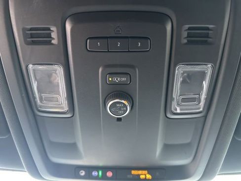 Used 2024 GMC Yukon SLT image 19