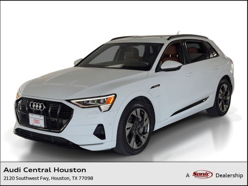 Used 2023 Audi e-tron Premium w/ Convenience Plus Package image 1