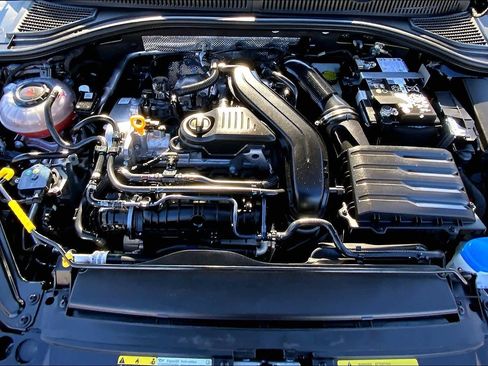 Used 2025 Volkswagen Jetta SE image 30