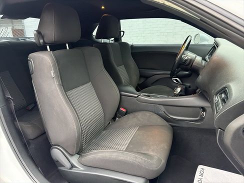 Used 2020 Dodge Challenger R/T image 9