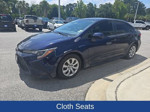 Used 2020 Toyota Corolla LE FWD image 2