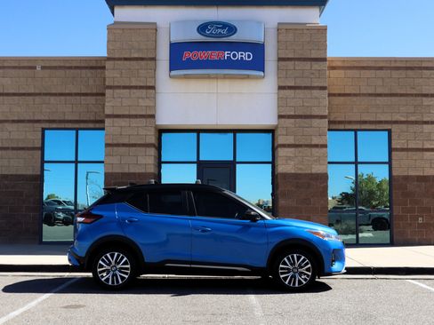 Used 2021 Nissan Kicks SR w/ SR Premium Package image 5