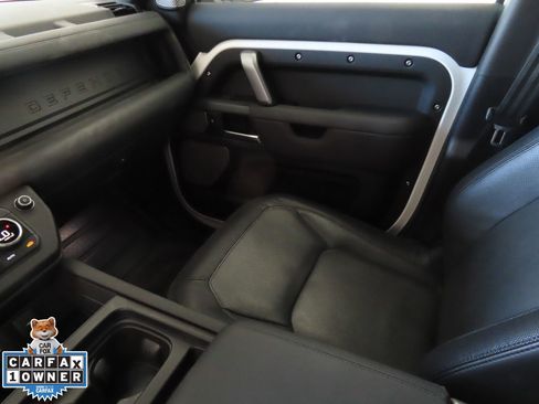Used 2024 Land Rover Defender 130 X-Dynamic SE image 21