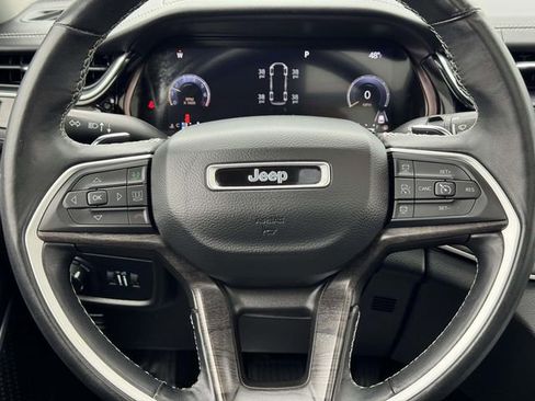 Used 2022 Jeep Grand Cherokee L Limited w/ Luxury Tech Group II image 23