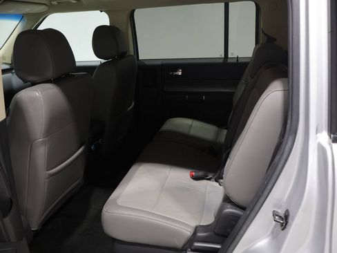 Used 2018 Ford Flex SEL FWD image 18