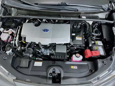 Used 2022 Toyota Prius LE FWD image 28
