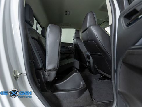 Used 2020 Chevrolet Colorado Z71 AWD/4WD image 35