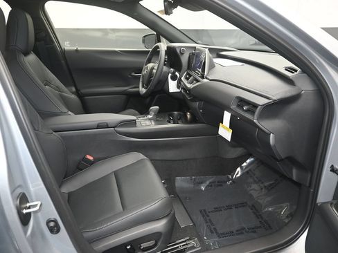 Used 2026 Lexus UX 300h FWD image 11