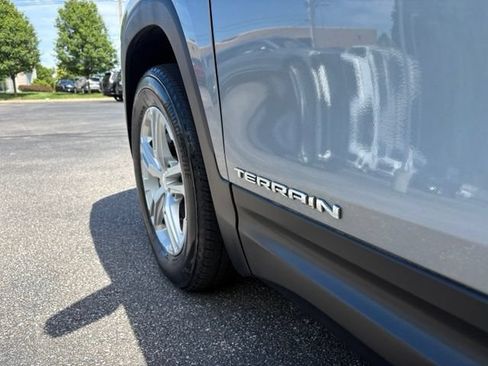 Used 2023 GMC Terrain SLE w/ Driver Convenience Package AWD/4WD image 15