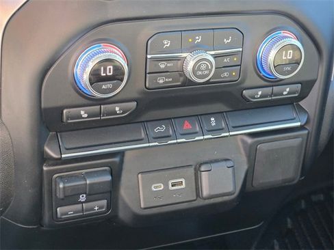 Used 2022 GMC Sierra 3500 SLE w/ SLE Value Package image 31