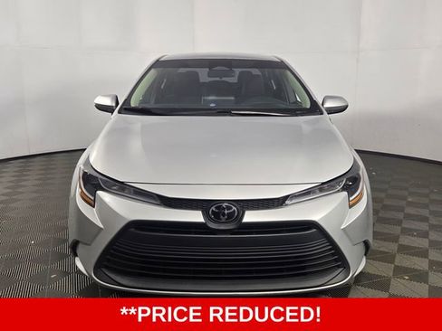 Used 2023 Toyota Corolla LE image 2