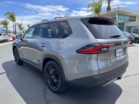 Used 2026 Toyota Grand Highlander Limited image 8