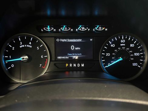 Used 2019 Ford Expedition XLT w/ Equipment Group 201A AWD/4WD image 11