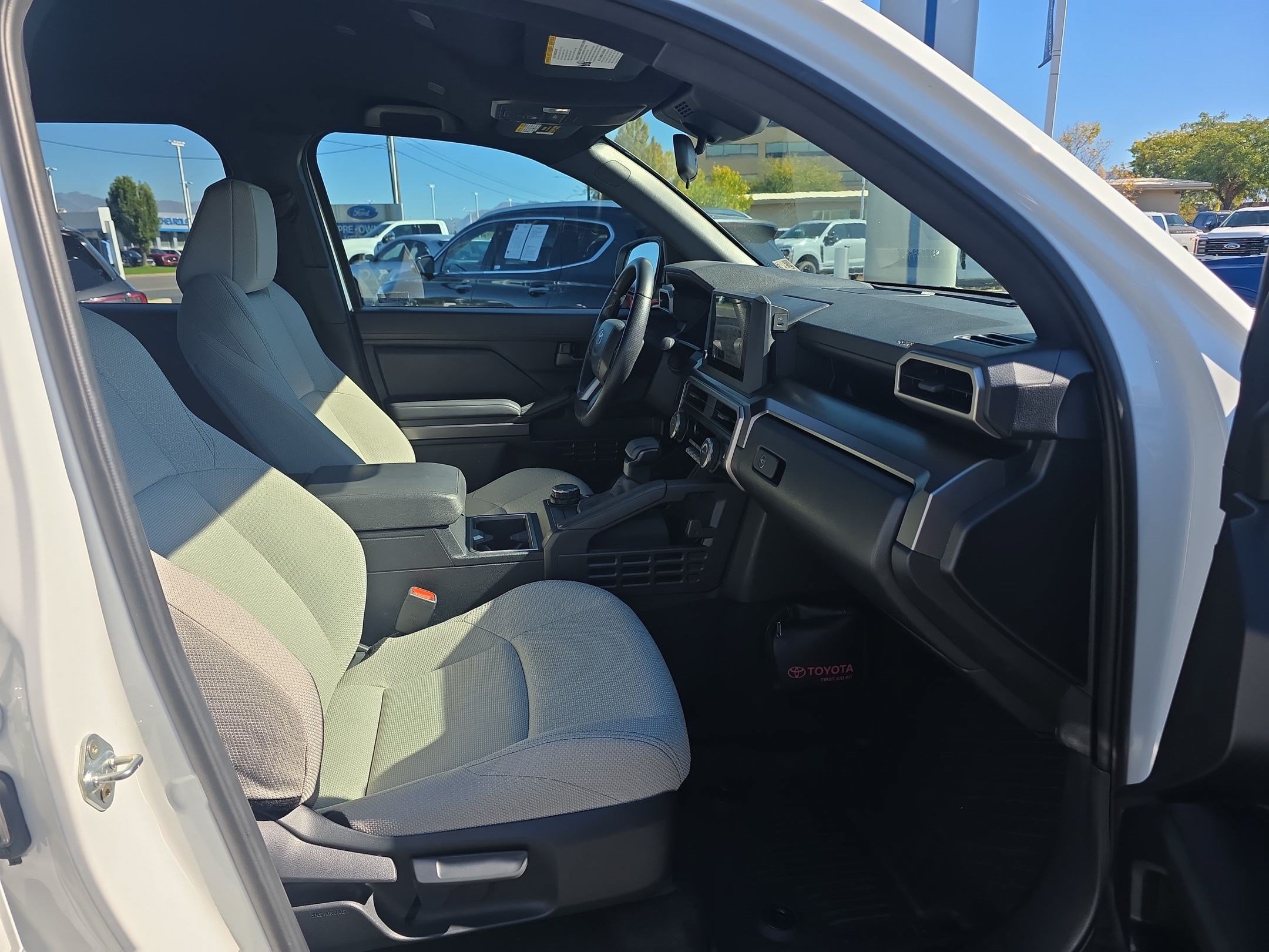 Used 2025 Toyota 4Runner SR5 AWD/4WD image 33