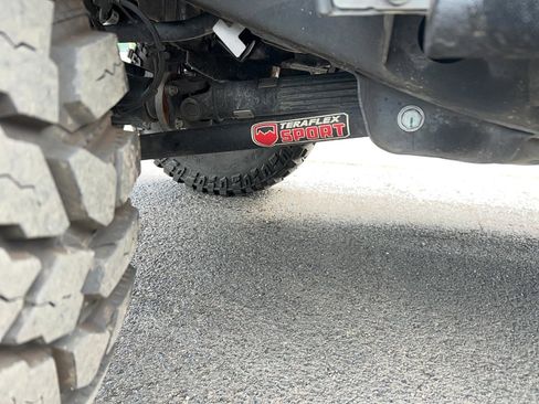 Used 2019 Jeep Wrangler Unlimited Sahara AWD/4WD image 8